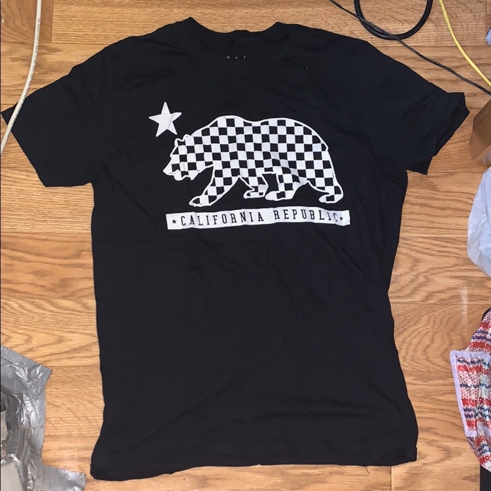 Black t shirt